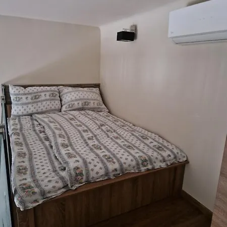 Zrinyi Center Apartman Apartmán *